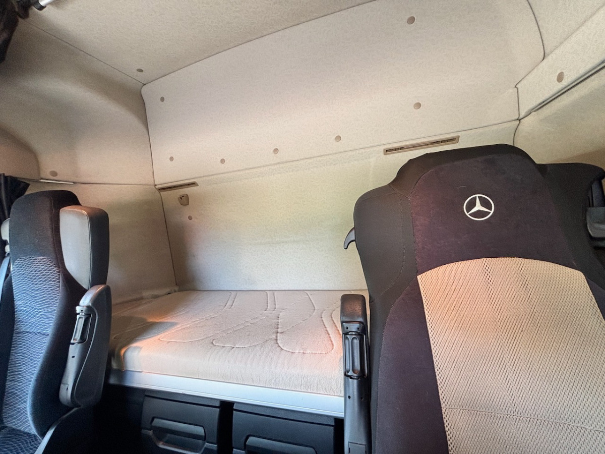 MERCEDES Actros 1848 - Truk box: gambar 5 MERCEDES Actros 1848 - Truk box: gambar 5