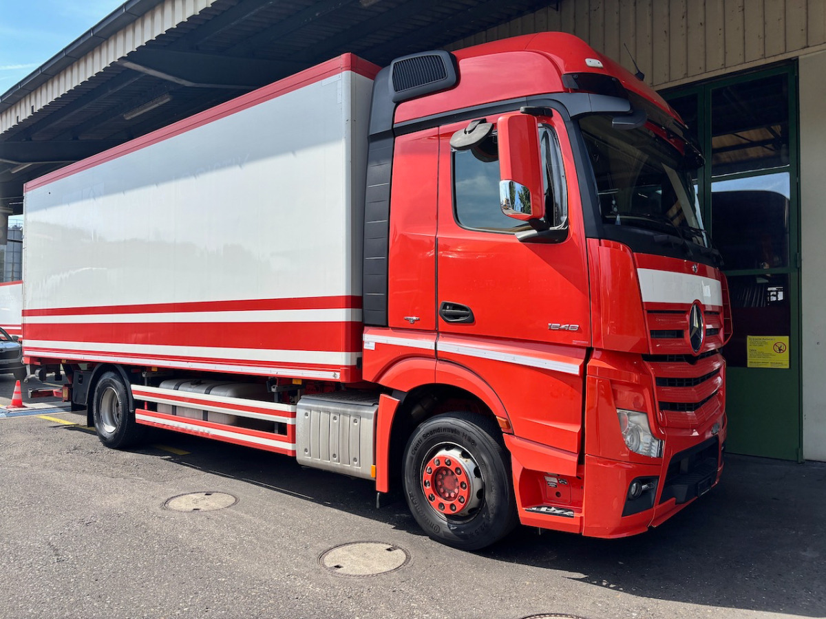 MERCEDES Actros 1848 - Truk box: gambar 1 MERCEDES Actros 1848 - Truk box: gambar 1