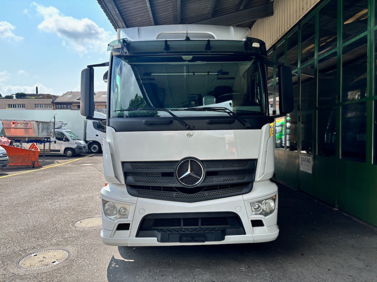 MERCEDES Antos 1824 - Truk box: gambar 3 MERCEDES Antos 1824 - Truk box: gambar 3