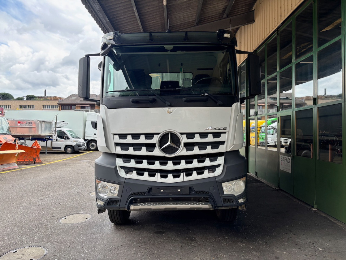 MERCEDES Arocs 3251 - Truk jungkit: gambar 3 MERCEDES Arocs 3251 - Truk jungkit: gambar 3