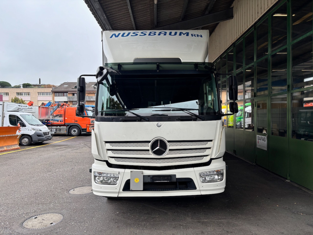 MERCEDES Atego 1530 - Truk flatbed: gambar 3 MERCEDES Atego 1530 - Truk flatbed: gambar 3