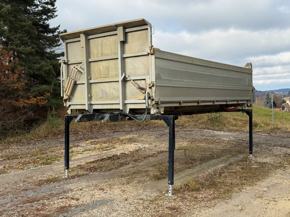 RENAULT C520 8x4 Wechselsystem Siloki + Kipper - Truk jungkit: gambar 2 RENAULT C520 8x4 Wechselsystem Siloki + Kipper - Truk jungkit: gambar 2