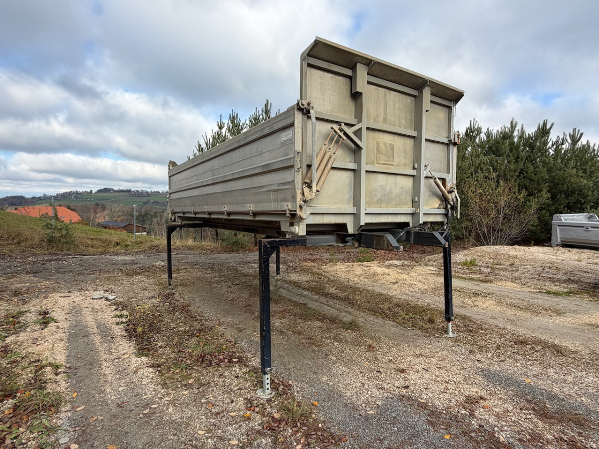 RENAULT C520 8x4 Wechselsystem Siloki + Kipper - Truk jungkit: gambar 3 RENAULT C520 8x4 Wechselsystem Siloki + Kipper - Truk jungkit: gambar 3