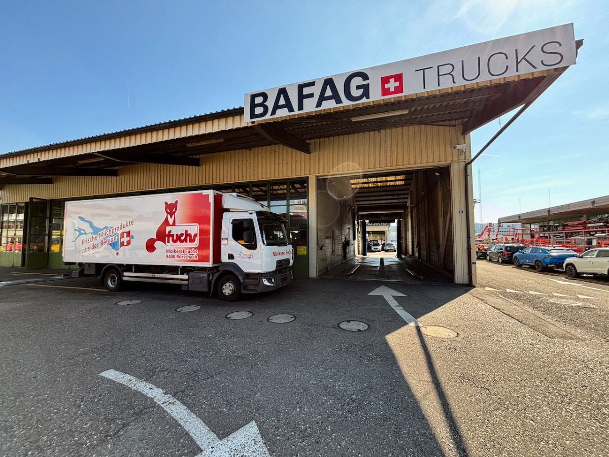 RENAULT D12.240 - Truk berpendingin: gambar 2 RENAULT D12.240 - Truk berpendingin: gambar 2
