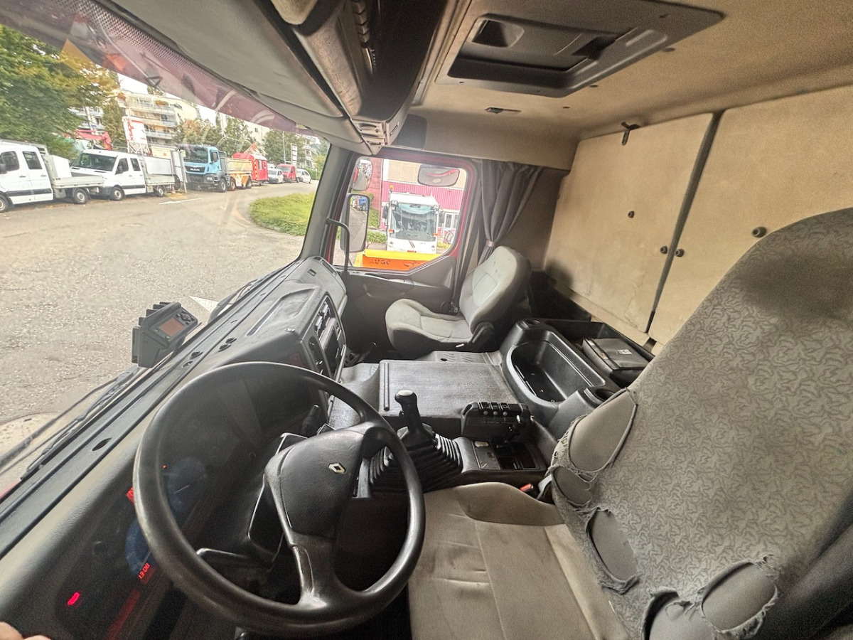RENAULT Kerax 420DCI 4x4 - Truk jungkit: gambar 4 RENAULT Kerax 420DCI 4x4 - Truk jungkit: gambar 4