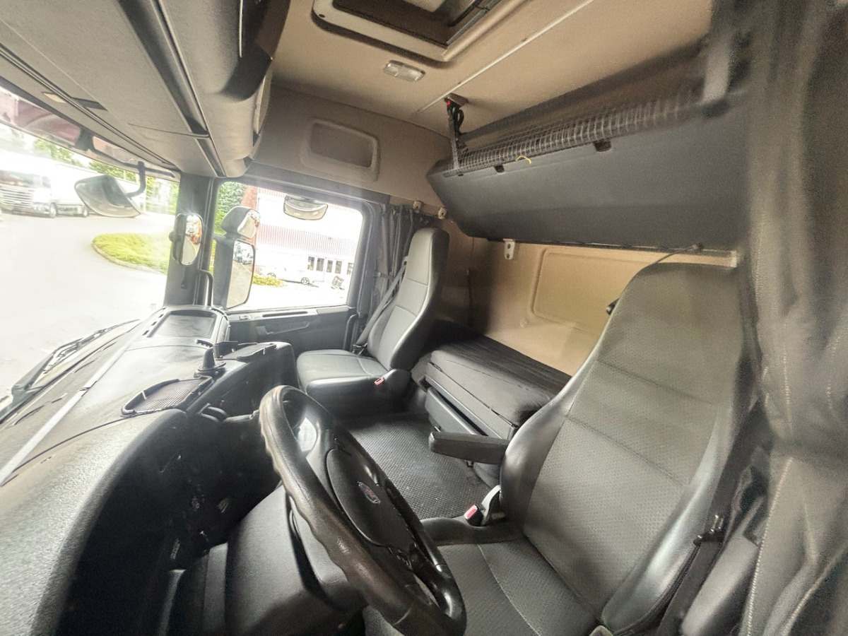 SCANIA G440 - Truk dengan terpal samping: gambar 4 SCANIA G440 - Truk dengan terpal samping: gambar 4