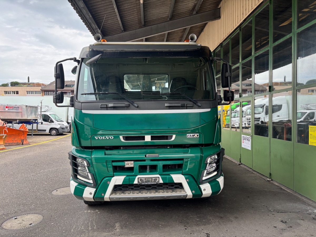 VOLVO FMX-500 8x4R - Hook lift: gambar 3 VOLVO FMX-500 8x4R - Hook lift: gambar 3