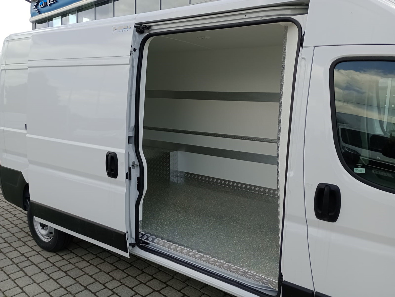 Fiat Ducato 140 L3H2 Kühlkasten - Van berpendingin: gambar 4 Fiat Ducato 140 L3H2 Kühlkasten - Van berpendingin: gambar 4