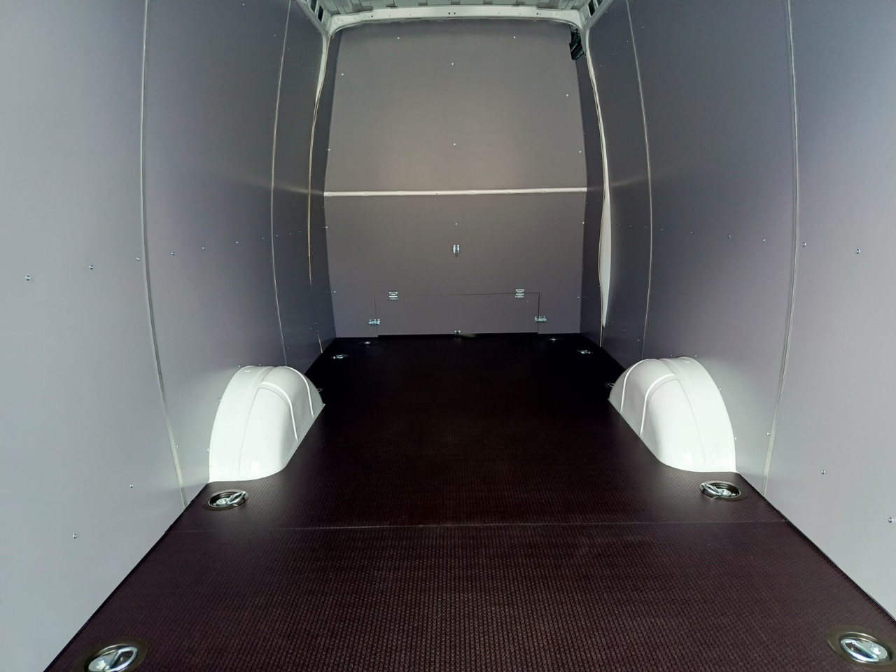 IVECO Daily 35 180 7-Sitzer - Van penumpang, Van kombi: gambar 3 IVECO Daily 35 180 7-Sitzer - Van penumpang, Van kombi: gambar 3