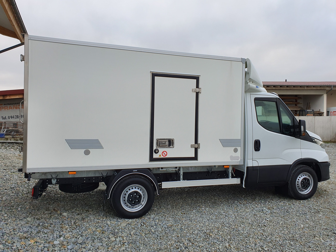 Iveco Daily 180 Tiefkühlkoffer 6PAL - Van berpendingin: gambar 3 Iveco Daily 180 Tiefkühlkoffer 6PAL - Van berpendingin: gambar 3