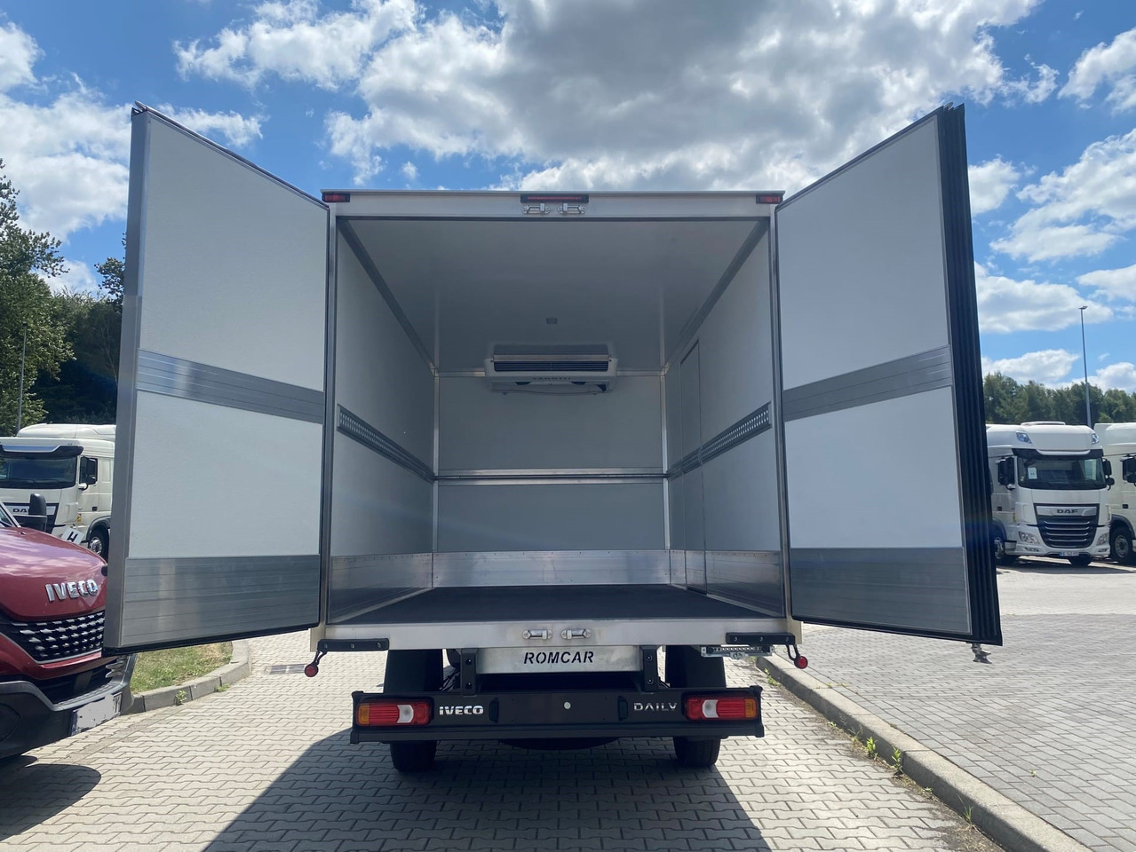 Iveco Daily 35C18 Tiefkühlkoffer -20°C - Van berpendingin: gambar 2 Iveco Daily 35C18 Tiefkühlkoffer -20°C - Van berpendingin: gambar 2