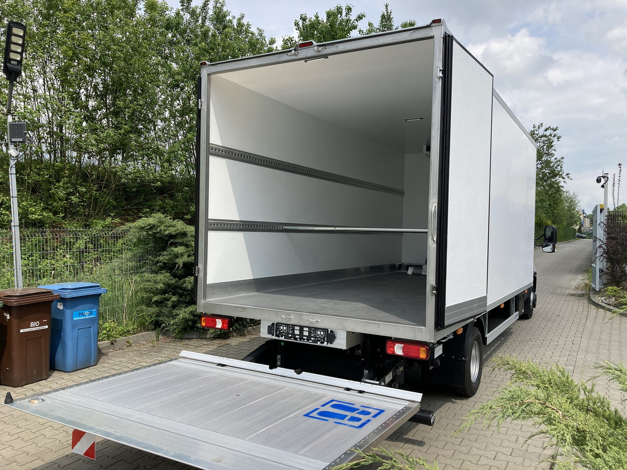 Iveco Daily 70C18 Kühlkoffer LBW BÃR - Van berpendingin: gambar 4 Iveco Daily 70C18 Kühlkoffer LBW BÃR - Van berpendingin: gambar 4