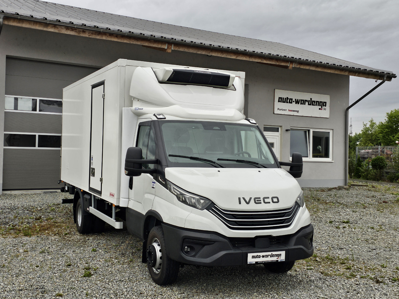 Iveco Daily 70C18 Kühlkoffer LBW BÃR - Van berpendingin: gambar 1 Iveco Daily 70C18 Kühlkoffer LBW BÃR - Van berpendingin: gambar 1