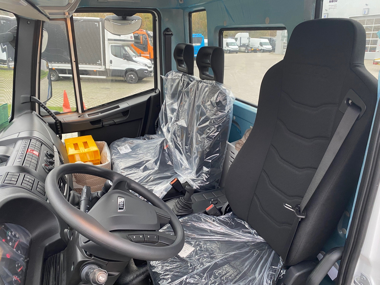 Iveco Eurocargo 120-220 ML120E22/P - Hook lift: gambar 3 Iveco Eurocargo 120-220 ML120E22/P - Hook lift: gambar 3