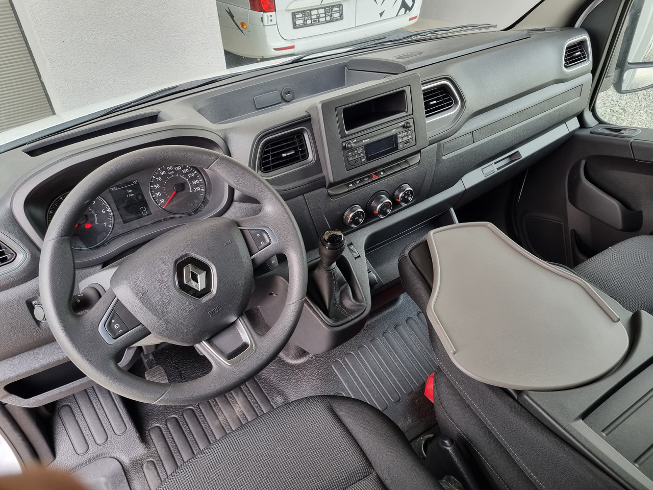 Renault Master 165 Koffer Platform Tiefrahmen - Van box: gambar 5 Renault Master 165 Koffer Platform Tiefrahmen - Van box: gambar 5