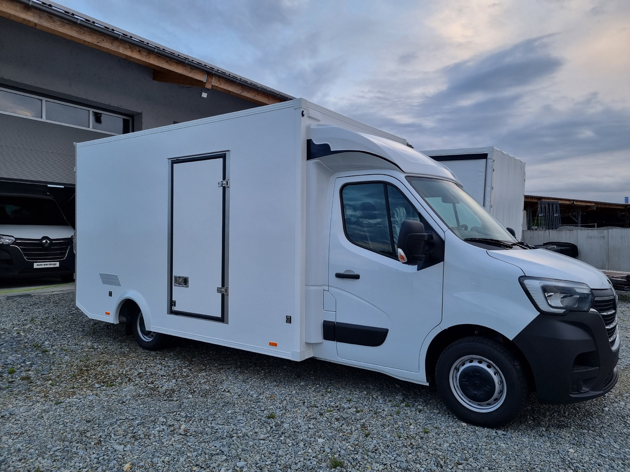 Renault Master 165 Koffer Platform Tiefrahmen - Van box: gambar 2 Renault Master 165 Koffer Platform Tiefrahmen - Van box: gambar 2