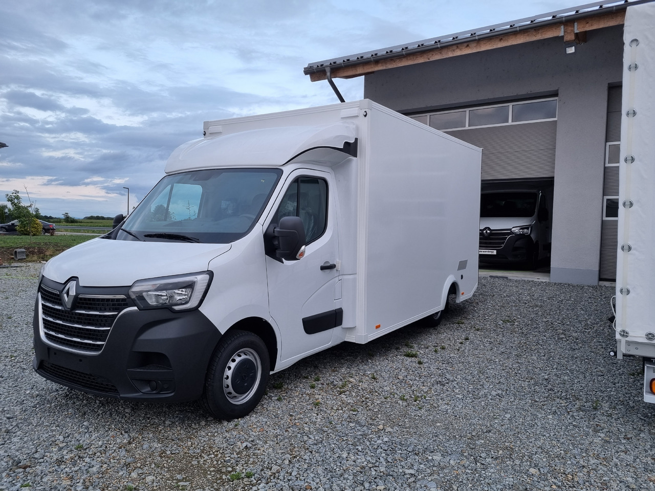 Renault Master 165 Koffer Platform Tiefrahmen - Van box: gambar 4 Renault Master 165 Koffer Platform Tiefrahmen - Van box: gambar 4