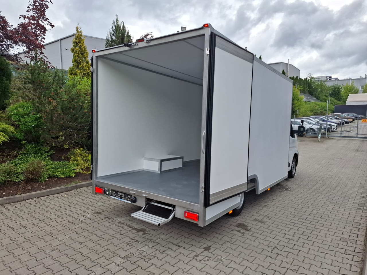 Renault Master 170 Koffer Platform Tiefrahmen - Van box: gambar 3 Renault Master 170 Koffer Platform Tiefrahmen - Van box: gambar 3