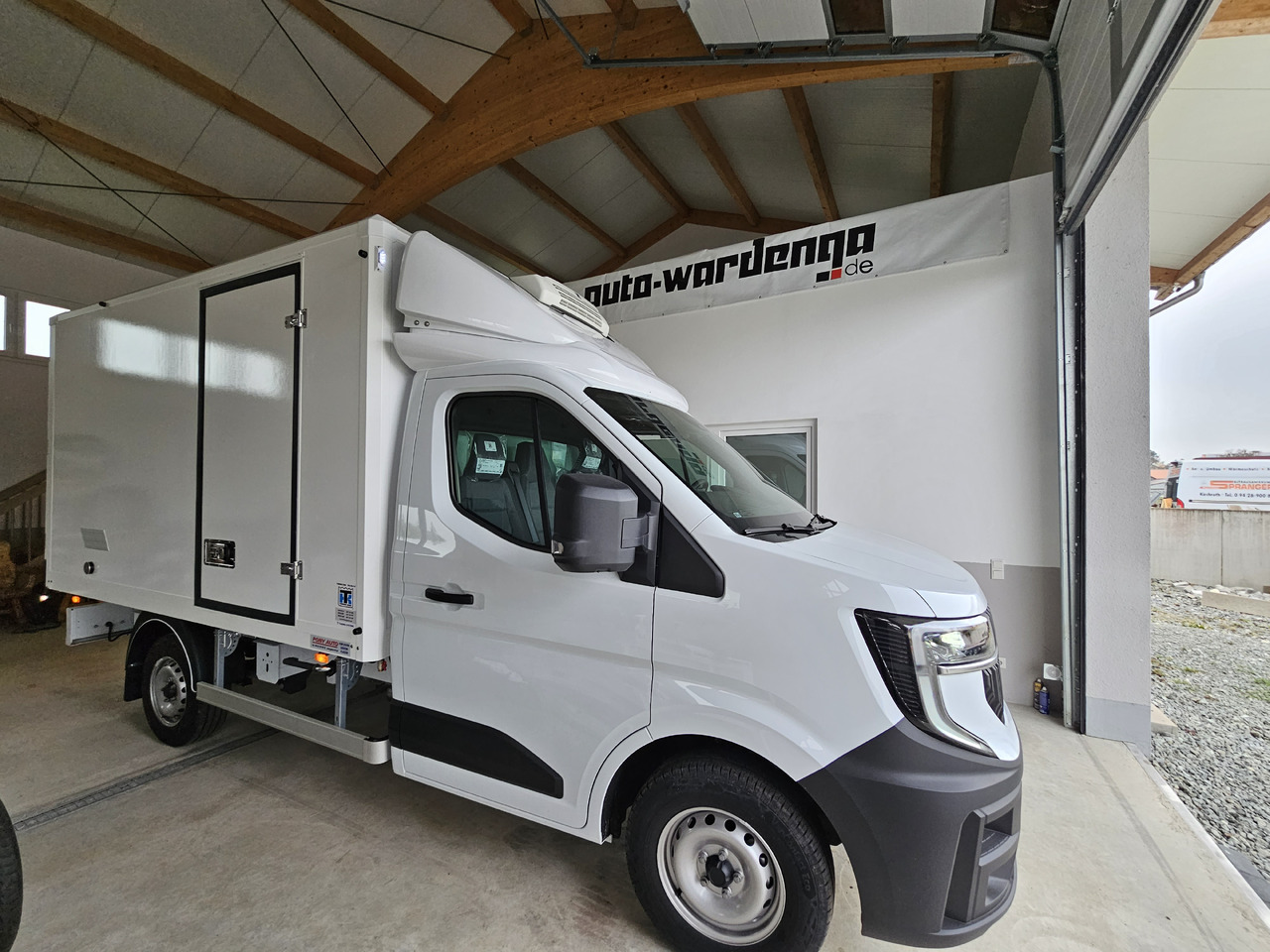 Renault Master 170 Tiefkühlkoffer -18°C 220V - Van berpendingin: gambar 2 Renault Master 170 Tiefkühlkoffer -18°C 220V - Van berpendingin: gambar 2
