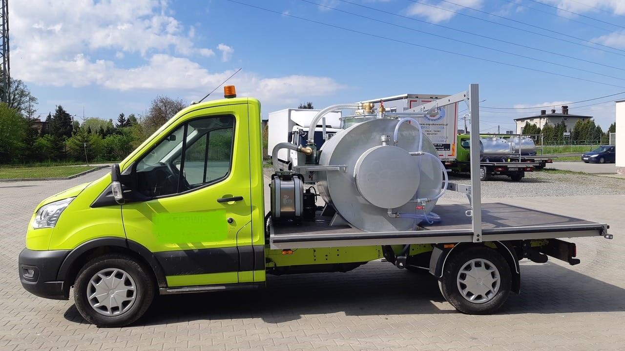 Renault Master Absaugfahrzeug - Truk vakum: gambar 1 Renault Master Absaugfahrzeug - Truk vakum: gambar 1