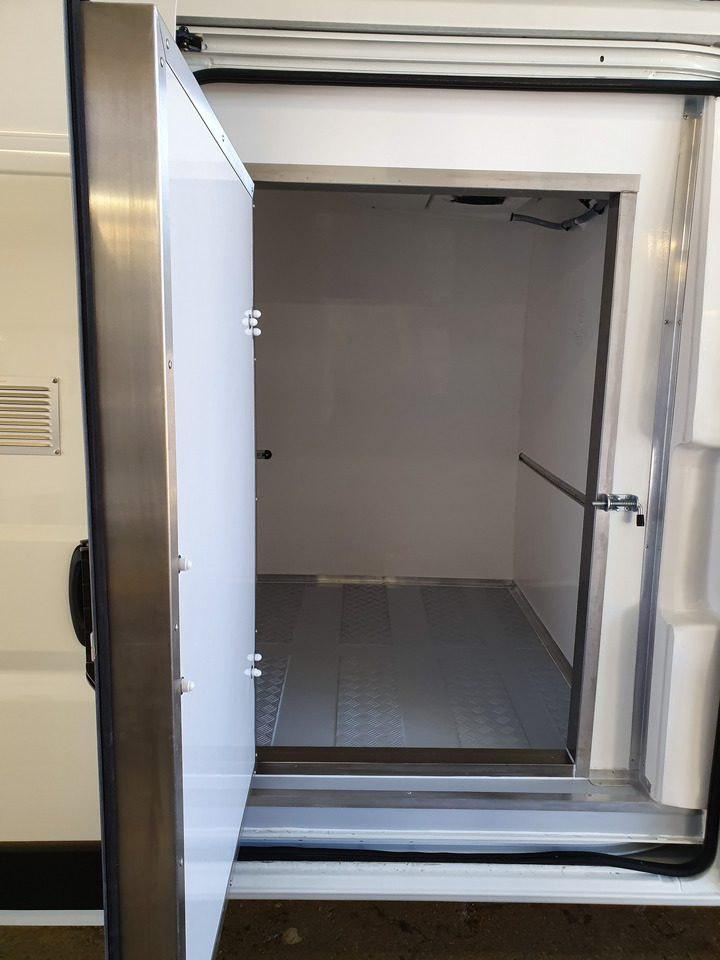 Renault Master L3H2 Tiefkühlkasten -18°C - Van berpendingin: gambar 5 Renault Master L3H2 Tiefkühlkasten -18°C - Van berpendingin: gambar 5