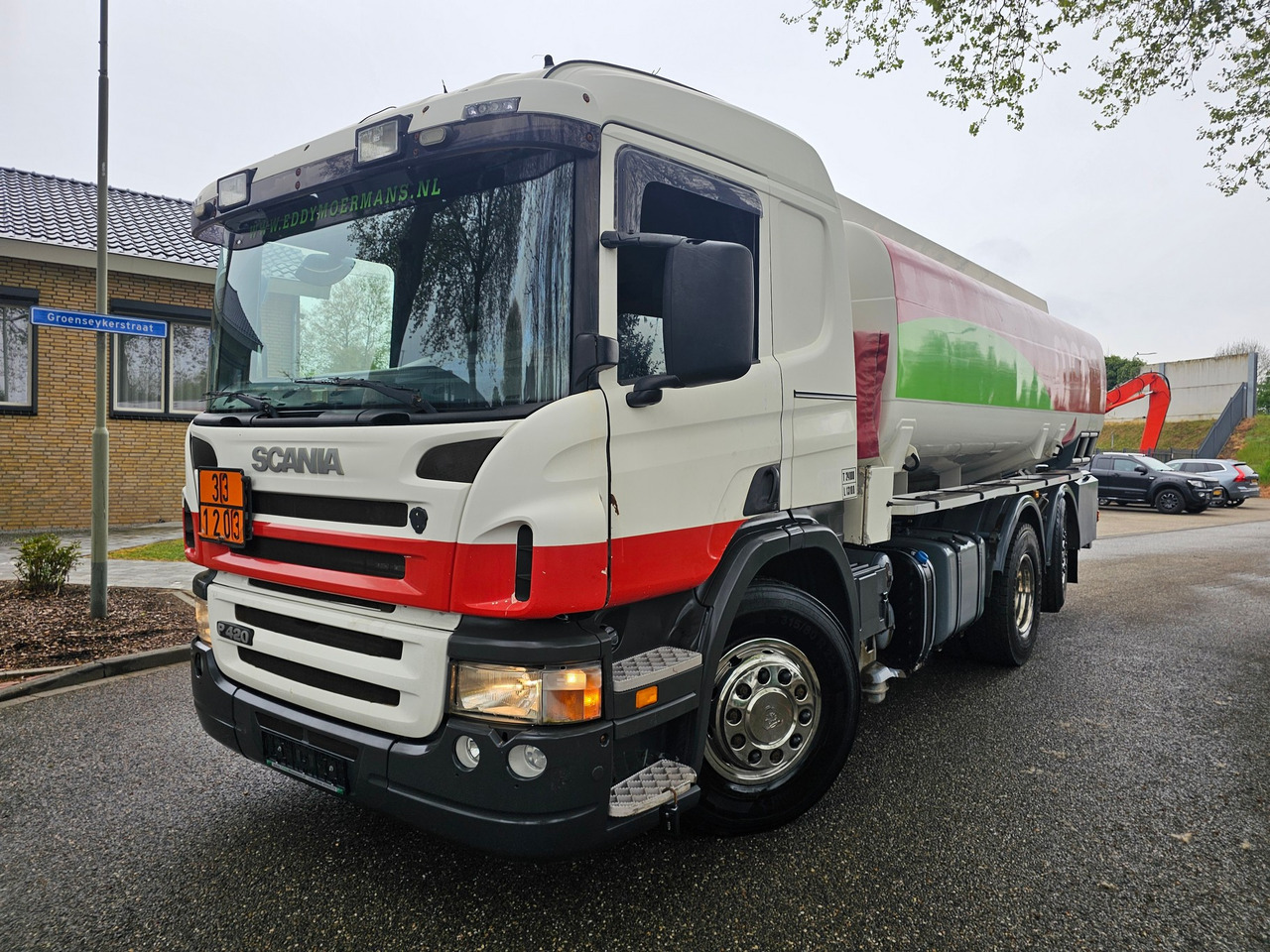 Scania P420 Cp 19 6x2*4 - Truk tangki: gambar 3 Scania P420 Cp 19 6x2*4 - Truk tangki: gambar 3