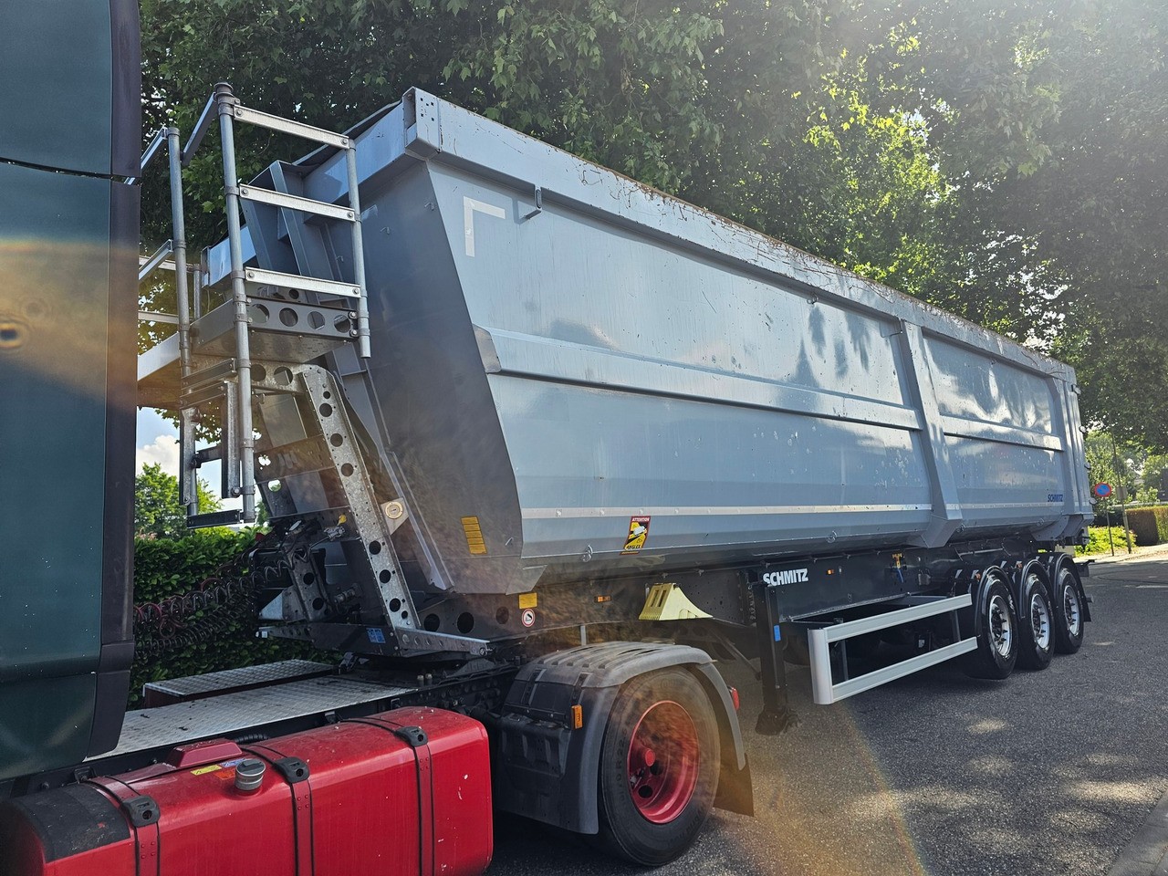 Schmitz SGF-S3 Scraptipper 55 M3 - Semi-trailer jungkit: gambar 5 Schmitz SGF-S3 Scraptipper 55 M3 - Semi-trailer jungkit: gambar 5