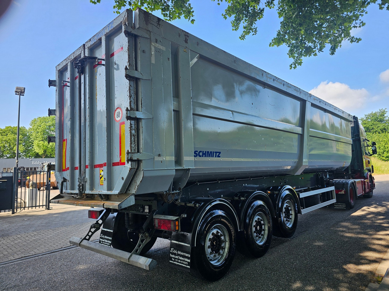 Schmitz SGF-S3 Scraptipper 55 M3 - Semi-trailer jungkit: gambar 4 Schmitz SGF-S3 Scraptipper 55 M3 - Semi-trailer jungkit: gambar 4