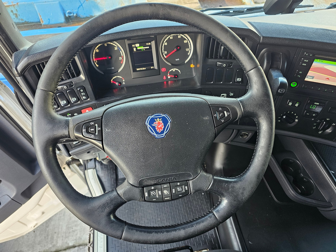 Scania R410 Highline SCR Only - Tractor head: gambar 5 Scania R410 Highline SCR Only - Tractor head: gambar 5