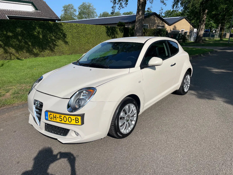 Alfa Romeo MiTo ZEER MOOI in prijs verlaagt - Hatchback: gambar 2 Alfa Romeo MiTo ZEER MOOI in prijs verlaagt - Hatchback: gambar 2