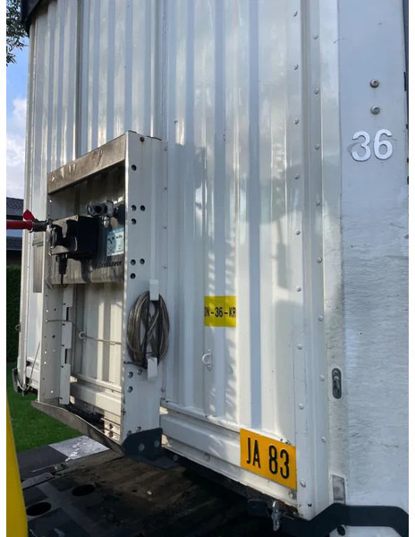 Kässbohrer Taut Line XXL Certificaat - Semi-trailer dengan terpal samping: gambar 2 Kässbohrer Taut Line XXL Certificaat - Semi-trailer dengan terpal samping: gambar 2