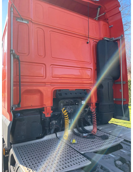 DAF XF 440 XF440 Daf Nieuwe tachograaf “”””””” Hand geschakeld - Tractor head: gambar 4 DAF XF 440 XF440 Daf Nieuwe tachograaf “”””””” Hand geschakeld - Tractor head: gambar 4