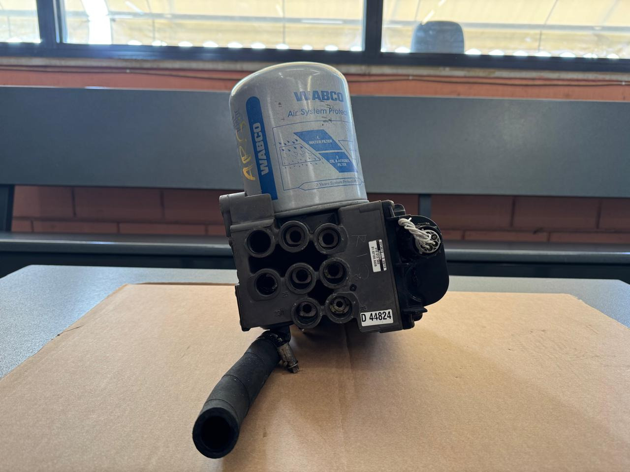 AIR MANAGEMENT UNIT ASSEMBLY ECAM UNHEATED MAN TGA - Bagian Rem: gambar 4 AIR MANAGEMENT UNIT ASSEMBLY ECAM UNHEATED MAN TGA - Bagian Rem: gambar 4