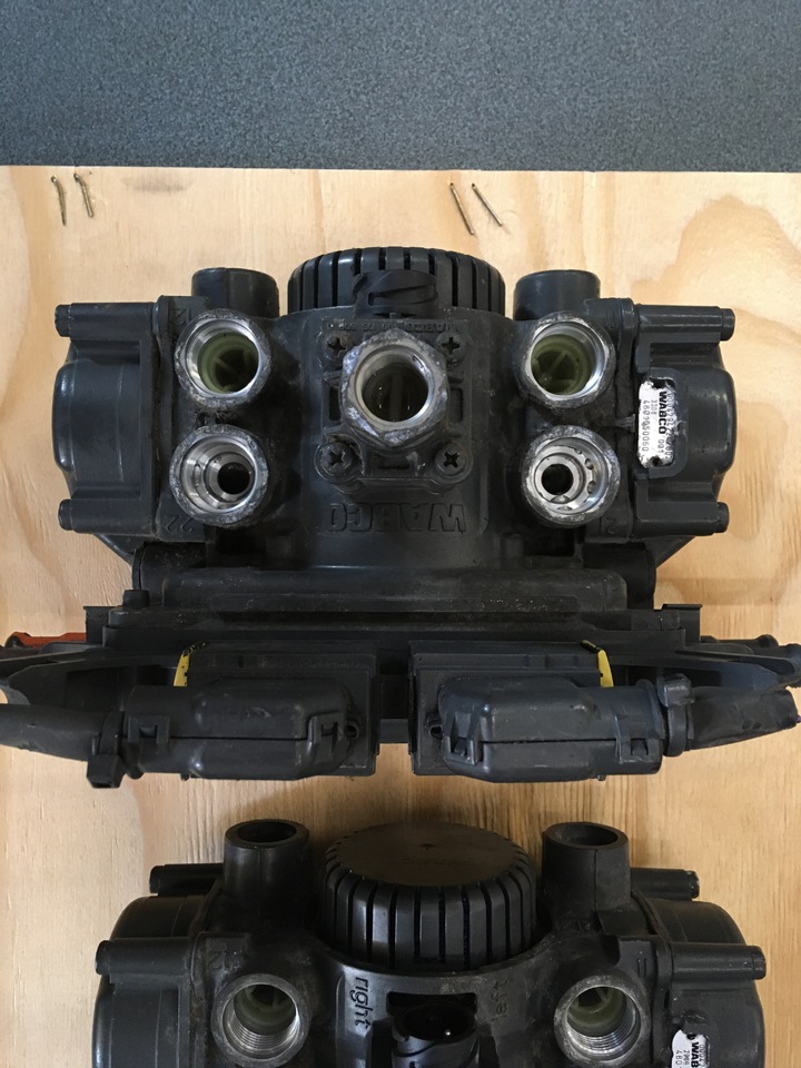 AXLE MODULATOR EPB-2 ACTROS-ATEGO - Bagian Rem untuk Truk: gambar 2 AXLE MODULATOR EPB-2 ACTROS-ATEGO - Bagian Rem untuk Truk: gambar 2