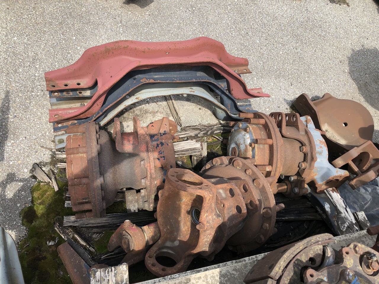 BELL HUB MERCEDES 1735 4X4 - Hub roda untuk Truk: gambar 4 BELL HUB MERCEDES 1735 4X4 - Hub roda untuk Truk: gambar 4