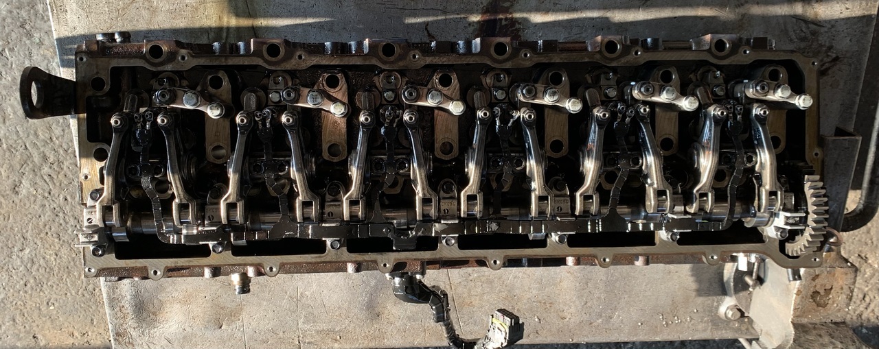 CYLINDER HEAD ASSEMBLY COMPLETE(INCLUDING CAMSHAFT) MAN TGA-TGS D2066 - Kepala silinder untuk Truk: gambar 1 CYLINDER HEAD ASSEMBLY COMPLETE(INCLUDING CAMSHAFT) MAN TGA-TGS D2066 - Kepala silinder untuk Truk: gambar 1