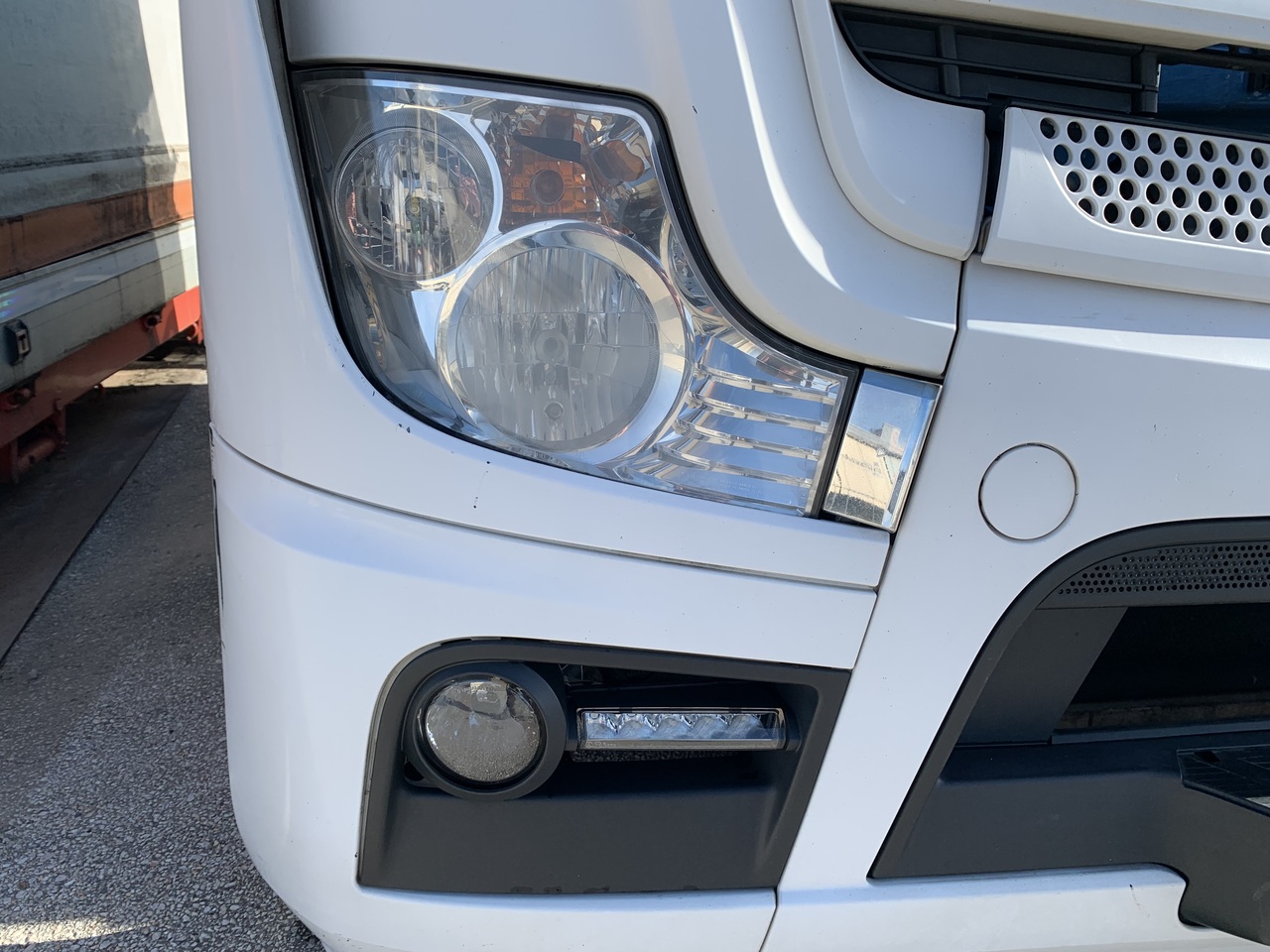 FRONT BUMPER ACTROS MP4 BIG SPACE  - Bumper untuk Truk: gambar 2 FRONT BUMPER ACTROS MP4 BIG SPACE  - Bumper untuk Truk: gambar 2