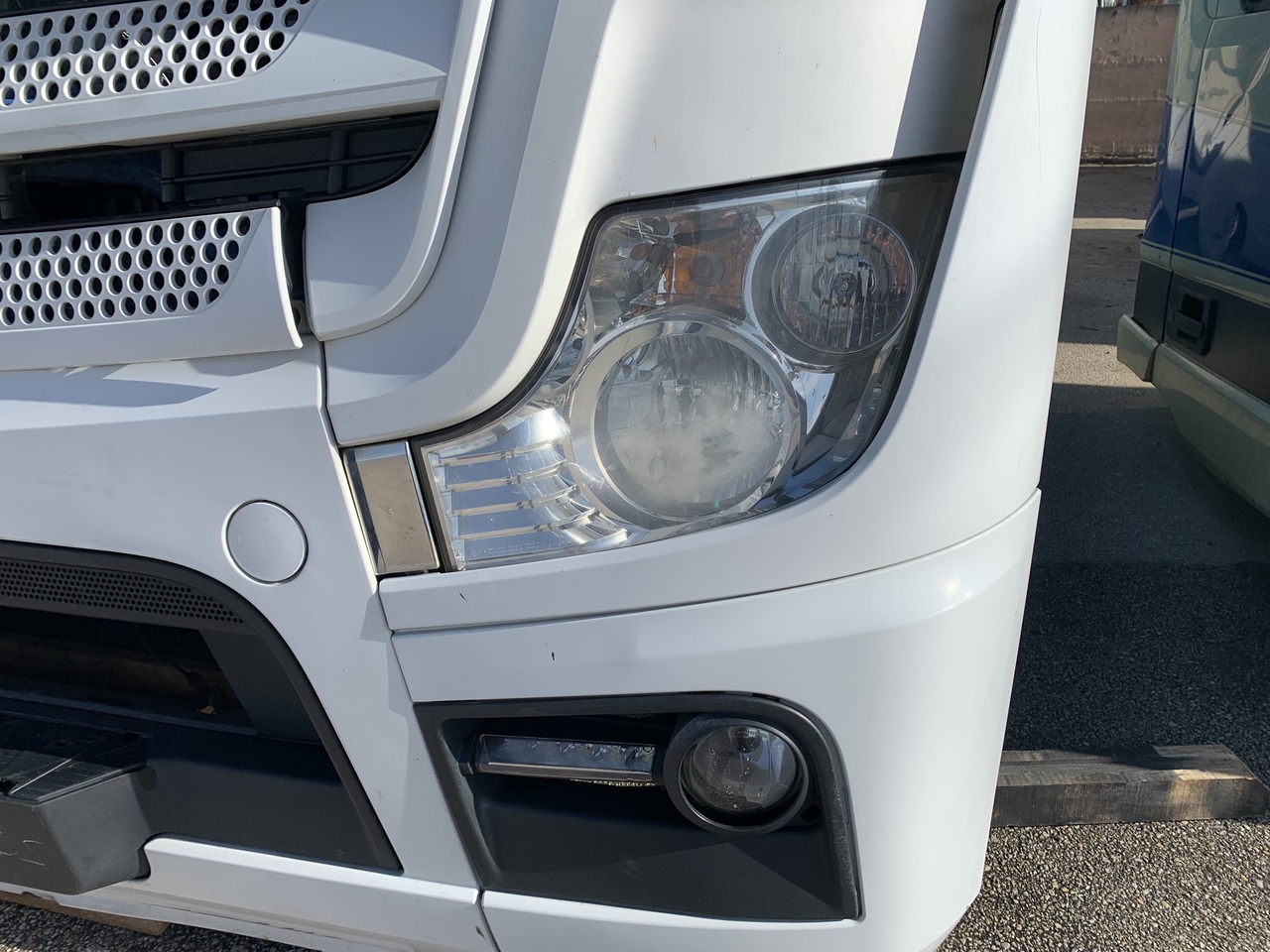 FRONT BUMPER ACTROS MP4 BIG SPACE  - Bumper untuk Truk: gambar 3 FRONT BUMPER ACTROS MP4 BIG SPACE  - Bumper untuk Truk: gambar 3