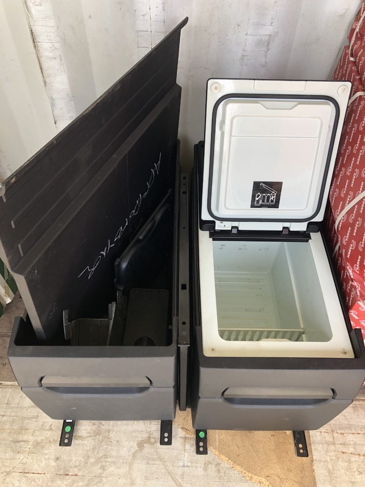 REFRIGERATOR BOX ACTROS MP4 - Bagian universal untuk Truk: gambar 1 REFRIGERATOR BOX ACTROS MP4 - Bagian universal untuk Truk: gambar 1