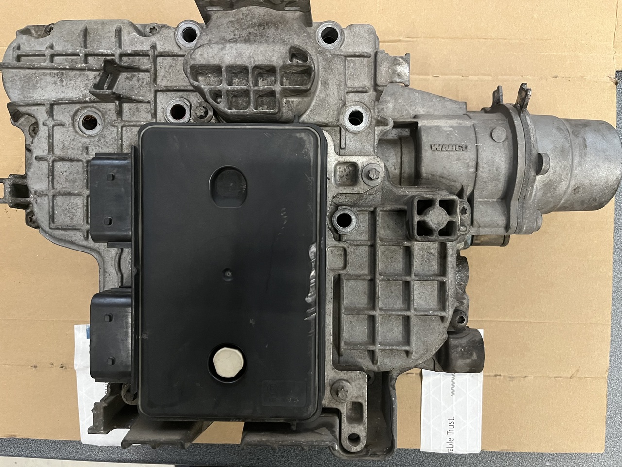 TRANSMISSION POSITIONER SHIFTING CYLINDER WITH CONTROL MODULE G211-12-ACTROS MP4 - Gearbox dan bagiannya untuk Truk: gambar 3 TRANSMISSION POSITIONER SHIFTING CYLINDER WITH CONTROL MODULE G211-12-ACTROS MP4 - Gearbox dan bagiannya untuk Truk: gambar 3