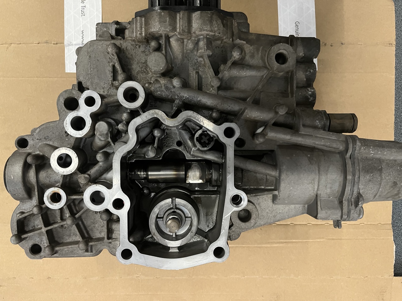 TRANSMISSION POSITIONER SHIFTING CYLINDER WITH CONTROL MODULE G211-12-ACTROS MP4 - Gearbox dan bagiannya untuk Truk: gambar 4 TRANSMISSION POSITIONER SHIFTING CYLINDER WITH CONTROL MODULE G211-12-ACTROS MP4 - Gearbox dan bagiannya untuk Truk: gambar 4