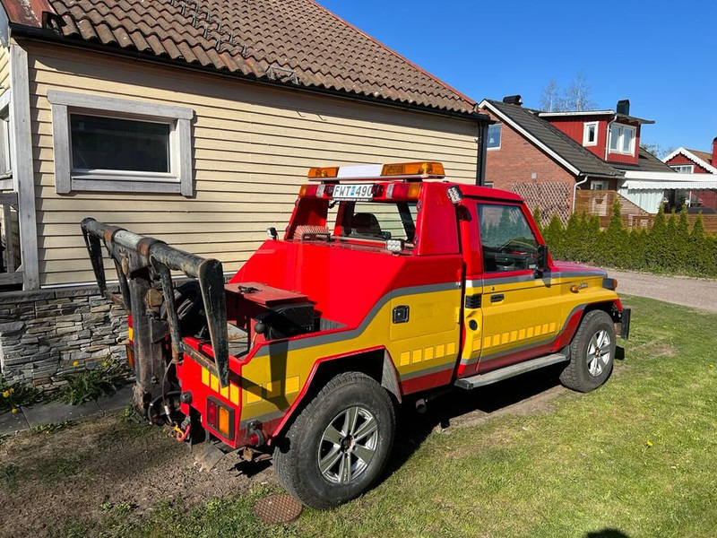 Toyota LAND CRUISER 70 P - Mobil derek: gambar 1 Toyota LAND CRUISER 70 P - Mobil derek: gambar 1