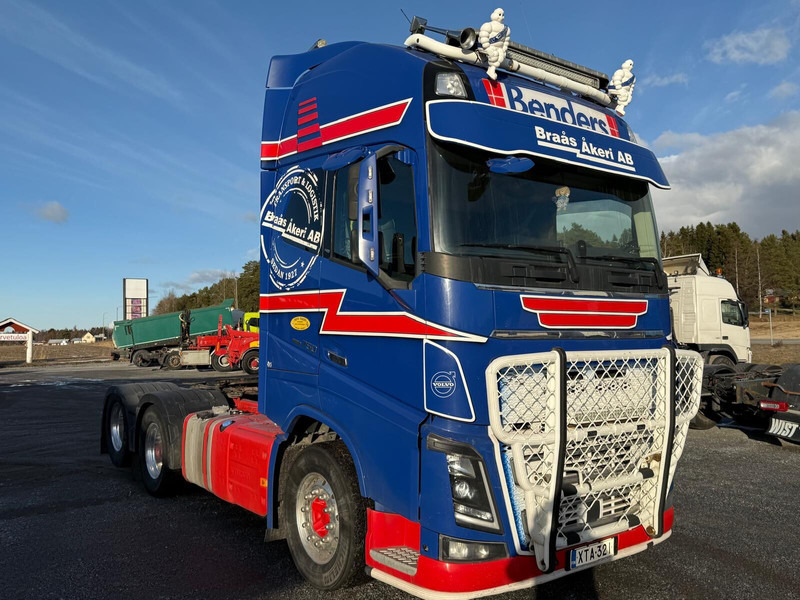 Volvo FH750 - Tractor head: gambar 1 Volvo FH750 - Tractor head: gambar 1