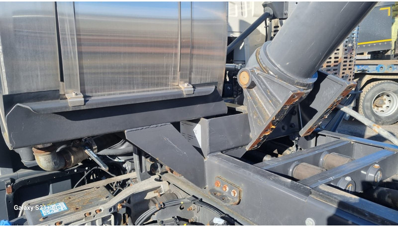 Volvo FH750 New engine and gearbox - Truk sasis: gambar 4 Volvo FH750 New engine and gearbox - Truk sasis: gambar 4