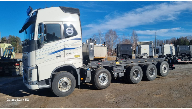Volvo FH750 New engine and gearbox - Truk sasis: gambar 1 Volvo FH750 New engine and gearbox - Truk sasis: gambar 1