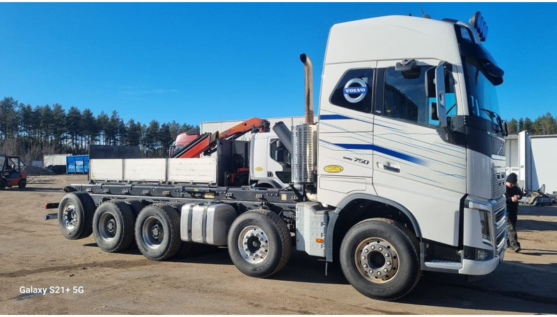 Volvo FH750 New engine and gearbox - Truk sasis: gambar 2 Volvo FH750 New engine and gearbox - Truk sasis: gambar 2