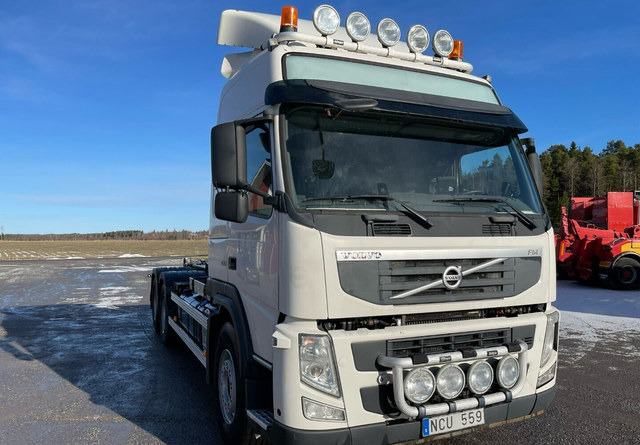 Volvo FM460 6X4 KOUKKUAUTO - Hook lift: gambar 1 Volvo FM460 6X4 KOUKKUAUTO - Hook lift: gambar 1