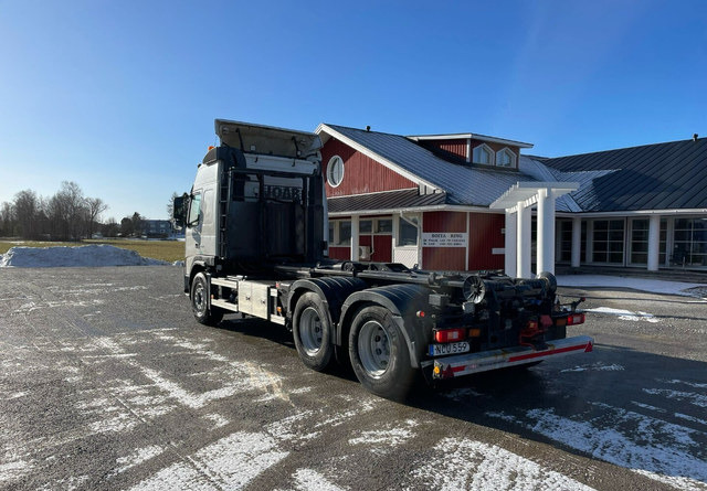 Volvo FM460 6X4 KOUKKUAUTO - Hook lift: gambar 2 Volvo FM460 6X4 KOUKKUAUTO - Hook lift: gambar 2