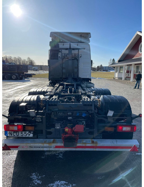 Volvo FM460 Globe 6x4 - Hook lift: gambar 5 Volvo FM460 Globe 6x4 - Hook lift: gambar 5