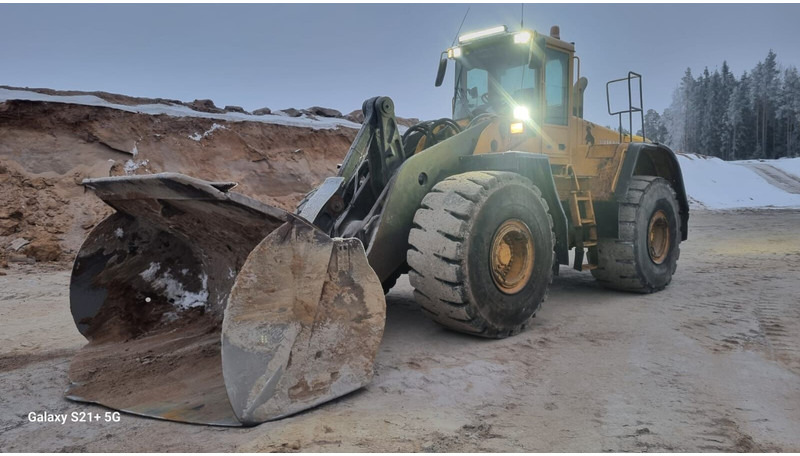 Volvo L220E - Wheel loader: gambar 2 Volvo L220E - Wheel loader: gambar 2